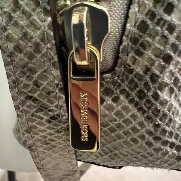 *NEW* Michael Kors Python Leather, Cross Body Chain Tote - Picture 5 of 15